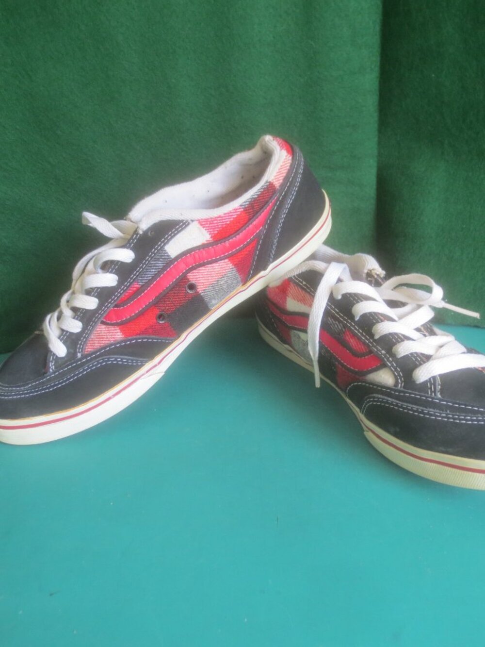 Vans Retro Old School Women's Copely Flannel Black Lipstick Red Shoe - Size 9.5